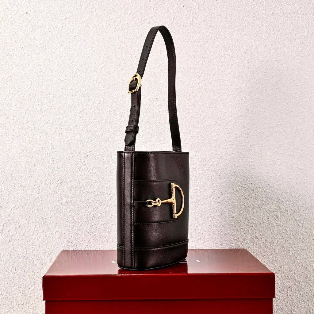 Gucci 73 Series Horsebit Bucket Bag-833665