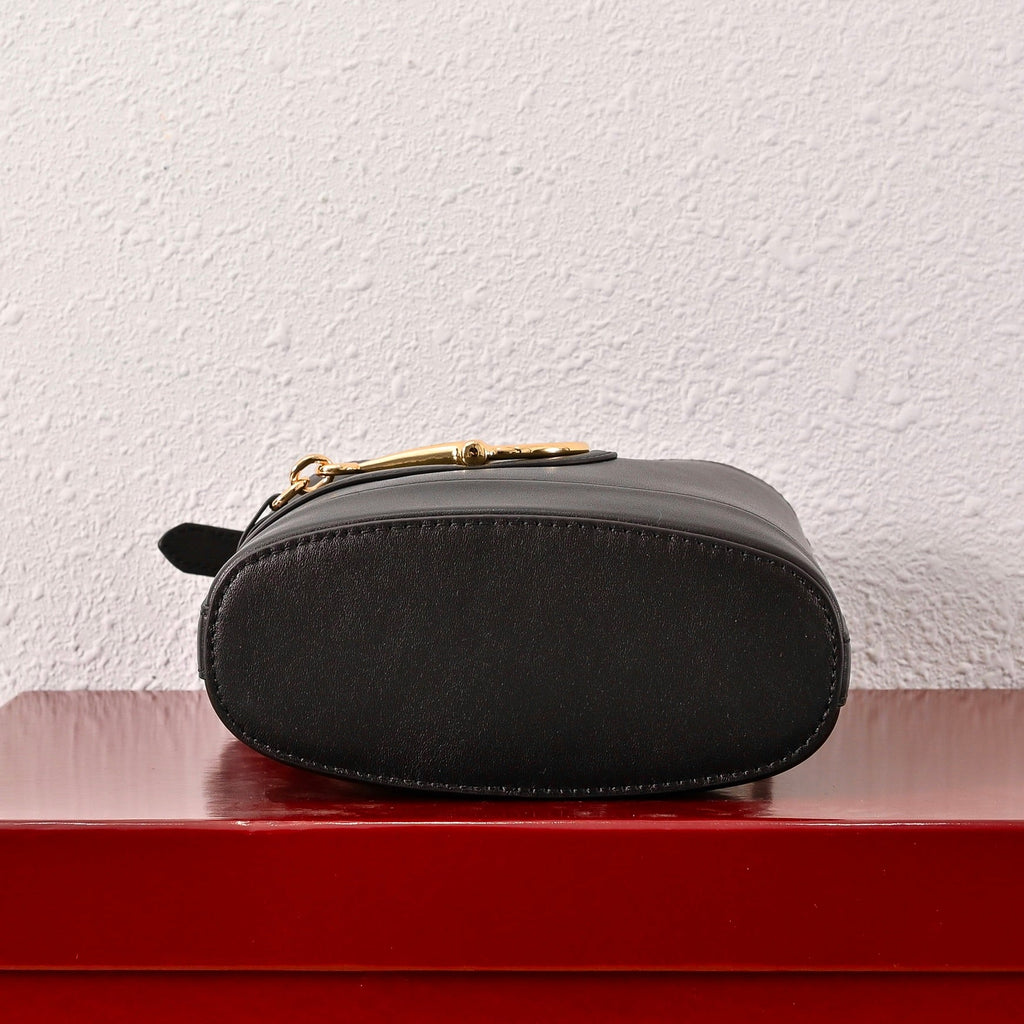 Gucci 73 Series Horsebit Bucket Bag-833665